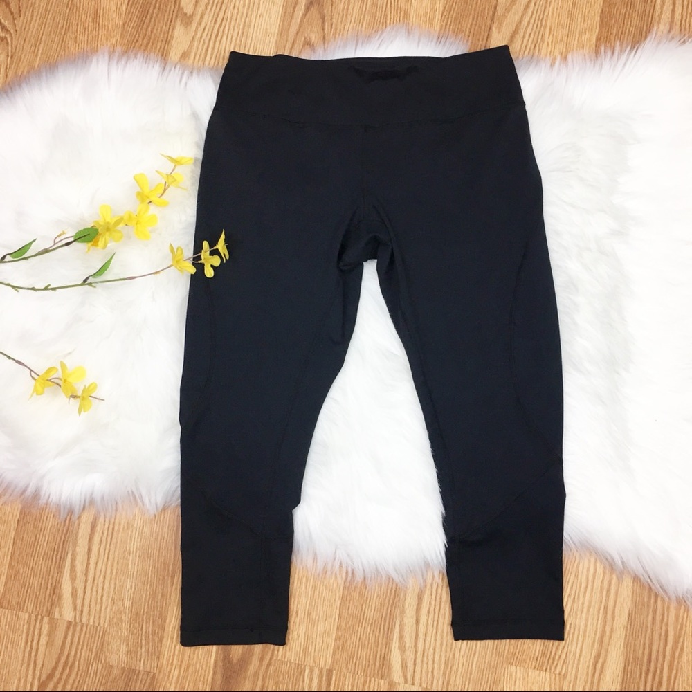 Zella Black Cropped Athletic Leggings Size M